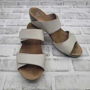 Dansko Vienna Oyster Beige Leather Sandals Adjustable Straps Size 41 EU 10.5 US
